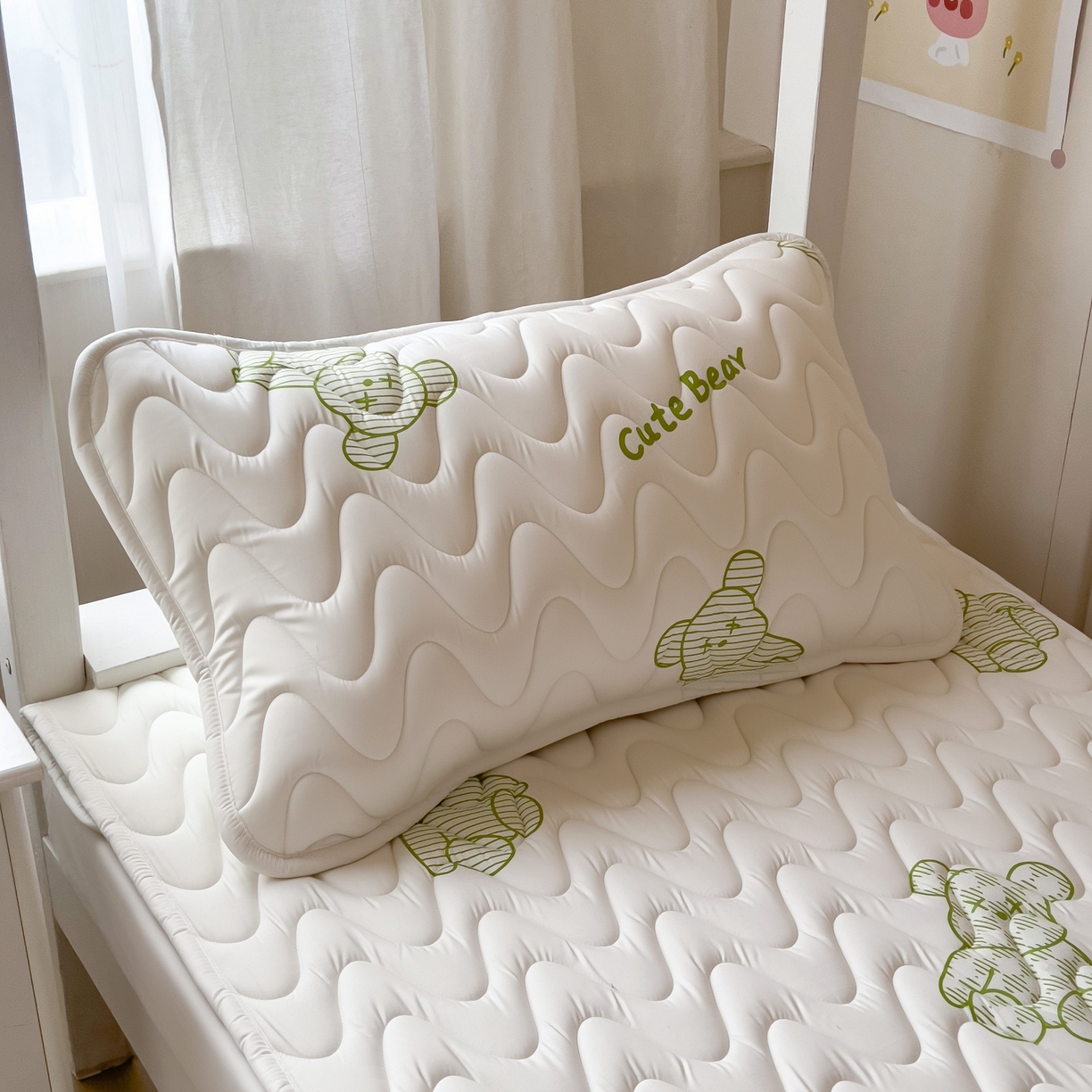 91家纺网 家纺一手货源 找家纺 希廷顿 2026新款印花夹棉防水床垫学生款 熊本熊