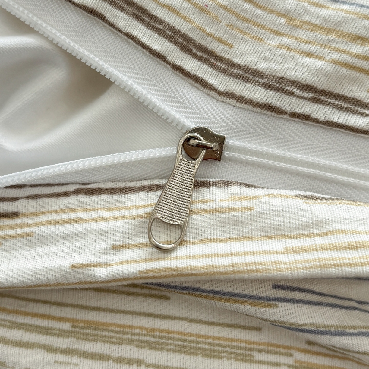 91家纺网 家纺一手货源 找家纺 （总）N先生+V 13814689556 发大图/买家秀 2026新款无印风泡芙双层纱四件套