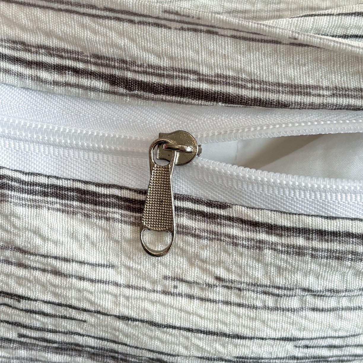 91家纺网 家纺一手货源 找家纺 N先生+V 13814689556 发大图/买家秀 2026新款无印风泡芙双层纱四件套 简兮-灰