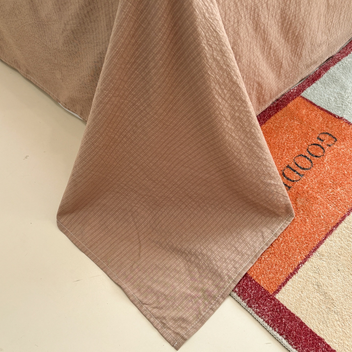 91家纺网 家纺一手货源 找家纺 N先生+V 13814689556 发大图/买家秀 2026新款无印风泡芙双层纱四件套 简兮-咖