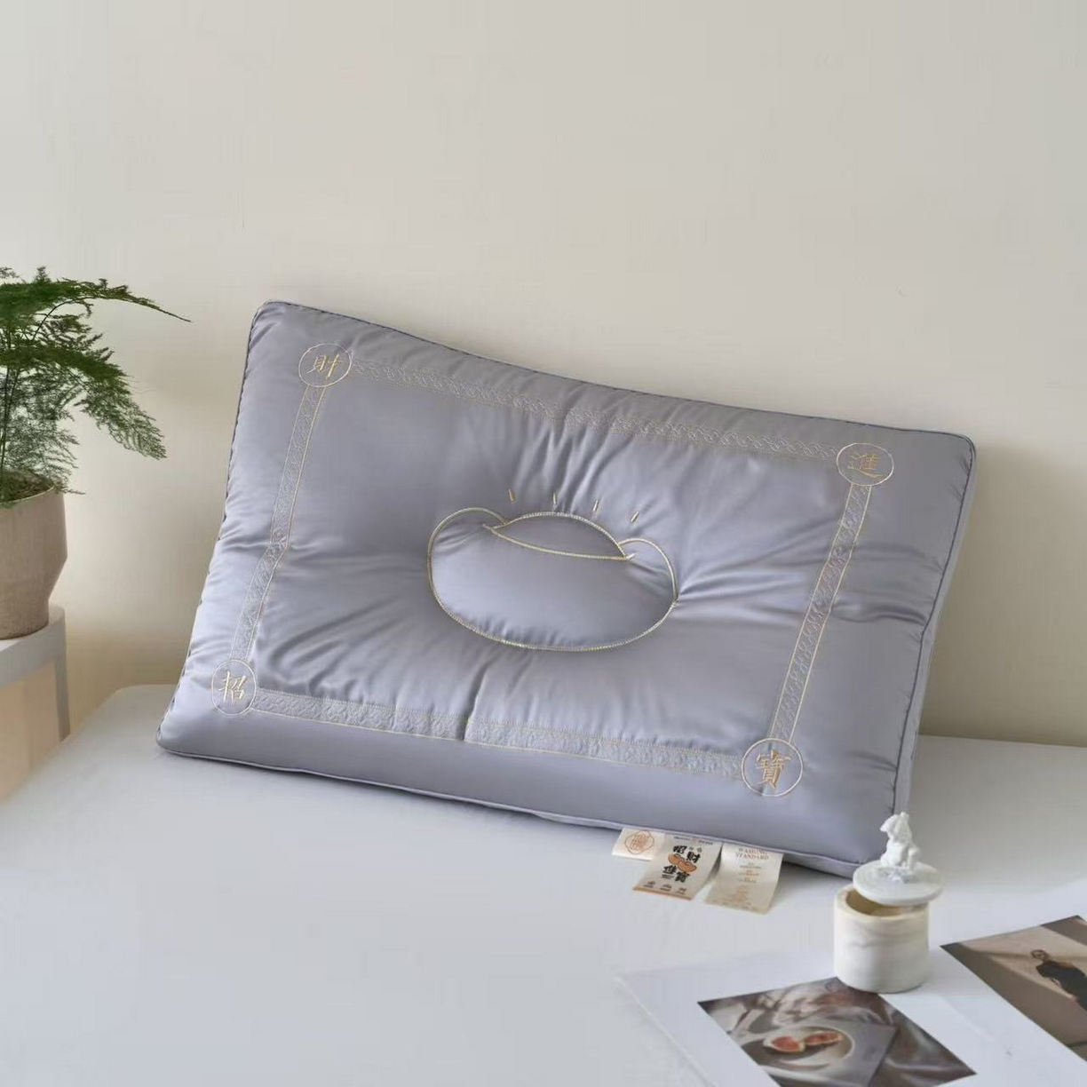 91家纺网 家纺一手货源 找家纺 云熙枕业 2026新款招财进宝护颈枕羽丝枕枕头枕芯 灰色