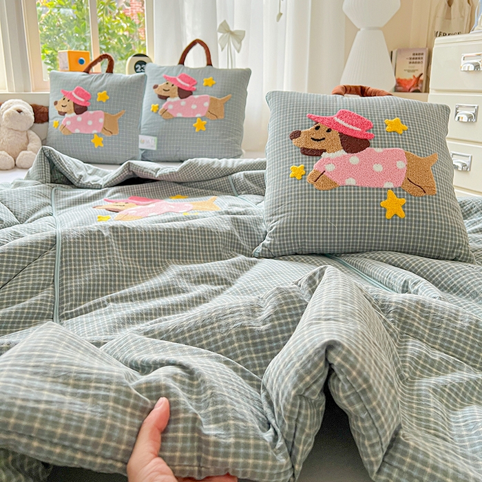 91家纺网 家纺一手货源 找家纺 古本家居 2026新款全棉毛巾绣帽子狗抱枕被系列 全棉毛巾绣帽子狗蓝格