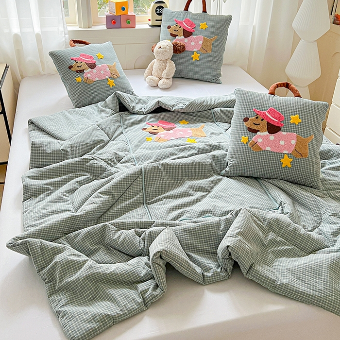 91家纺网 家纺一手货源 找家纺 古本家居 2026新款全棉毛巾绣帽子狗抱枕被系列 全棉毛巾绣帽子狗蓝格