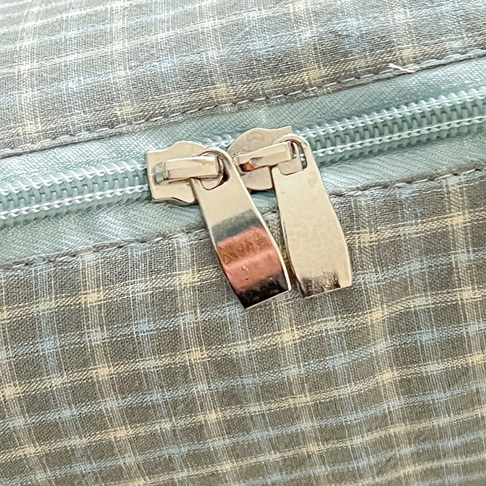 91家纺网 家纺一手货源 找家纺 古本家居 2026新款全棉毛巾绣帽子狗抱枕被系列 全棉毛巾绣帽子狗蓝格