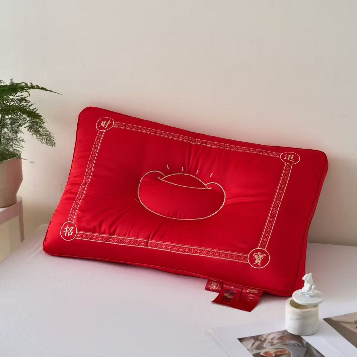 云熙枕业 2026新款招财进宝护颈枕羽丝枕枕头枕芯 大红色