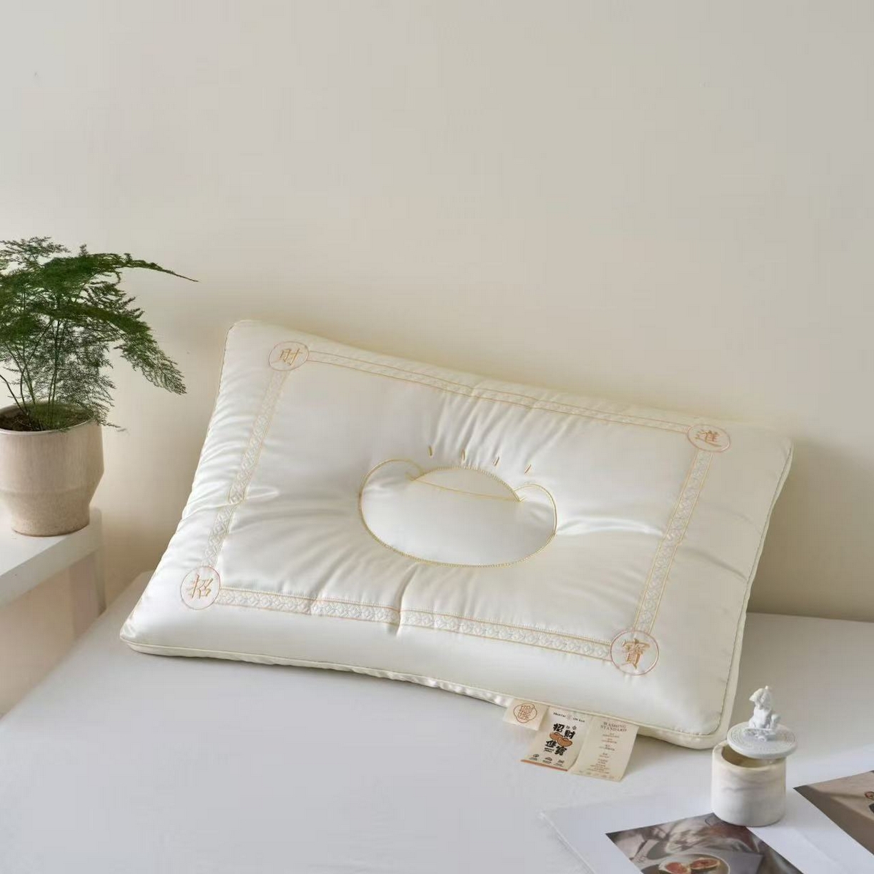 云熙枕业 2026新款招财进宝护颈枕羽丝枕枕头枕芯 玉色