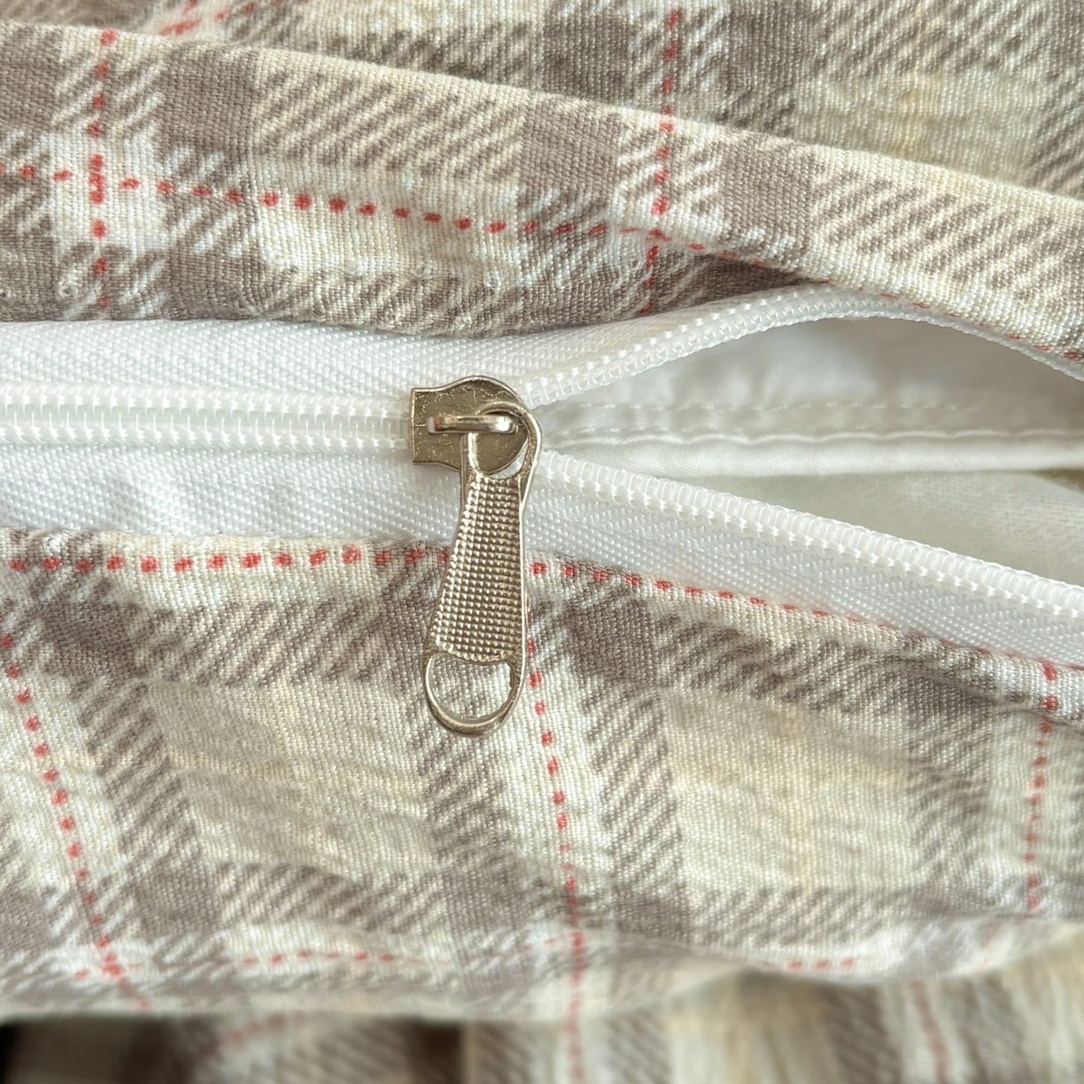 91家纺网 家纺一手货源 找家纺 N先生+V 13814689556 发大图/买家秀 2026新款无印风泡芙双层纱四件套 知禾-咖