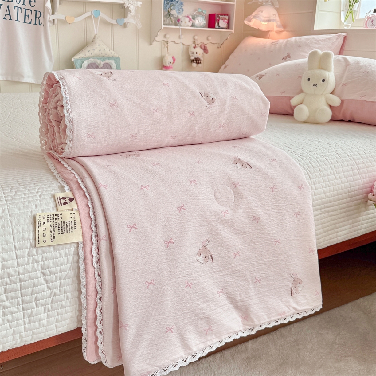 91家纺网 家纺一手货源 找家纺 名兮家居 2026新款亲肤A类皱皱纱夏被夏凉被空调被 粉色小兔
