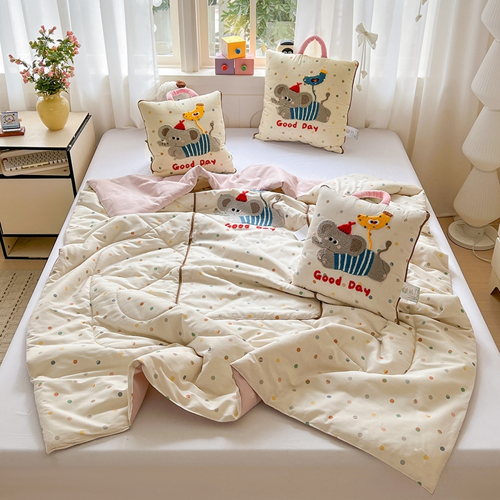 91家纺网 家纺一手货源 找家纺 （总）古本家居 2026新款全棉毛巾绣动物园抱枕被系列