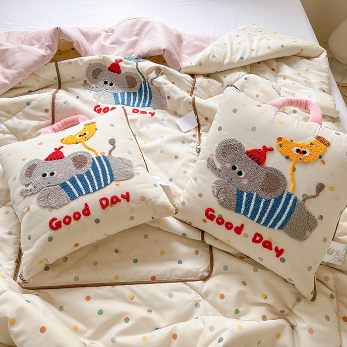 91家纺网 家纺一手货源 找家纺 （总）古本家居 2026新款全棉毛巾绣动物园抱枕被系列