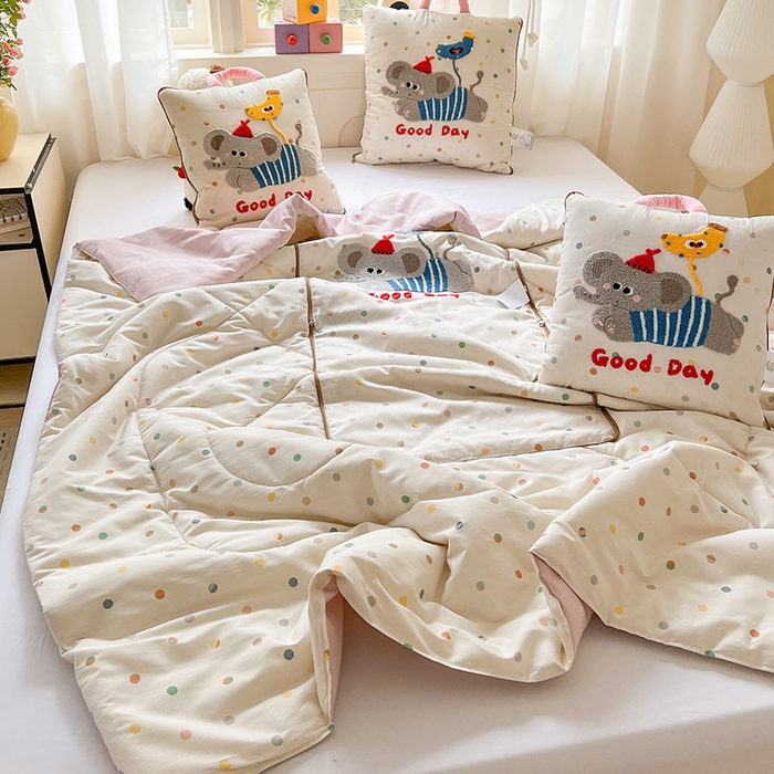 91家纺网 家纺一手货源 找家纺 （总）古本家居 2026新款全棉毛巾绣动物园抱枕被系列