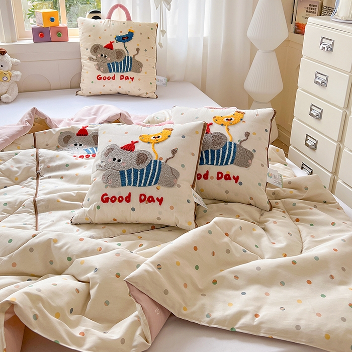 91家纺网 家纺一手货源 找家纺 （总）古本家居 2026新款全棉毛巾绣动物园抱枕被系列