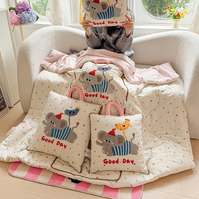 91家纺网 家纺一手货源 找家纺 （总）古本家居 2026新款全棉毛巾绣动物园抱枕被系列