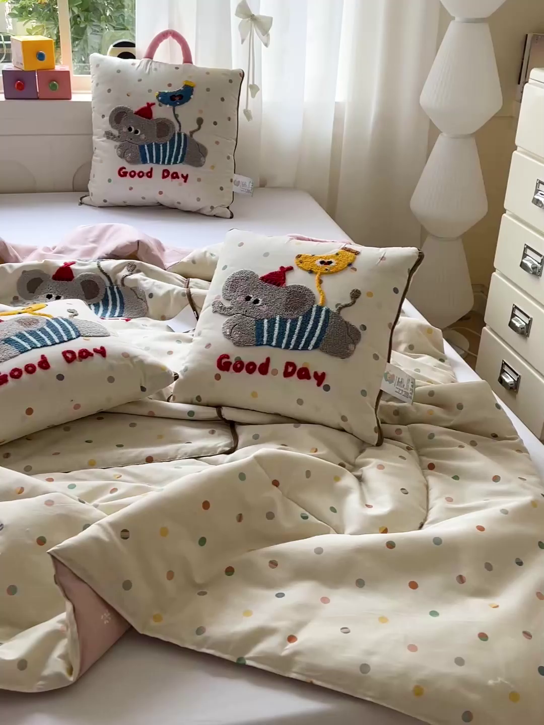 91家纺网 家纺一手货源 找家纺 （总）古本家居 2026新款全棉毛巾绣动物园抱枕被系列