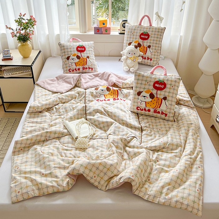 91家纺网 家纺一手货源 找家纺 古本家居 2026新款全棉毛巾绣动物园抱枕被系列 全棉毛巾绣格子番茄狗