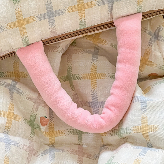 91家纺网 家纺一手货源 找家纺 古本家居 2026新款全棉毛巾绣动物园抱枕被系列 全棉毛巾绣格子番茄狗