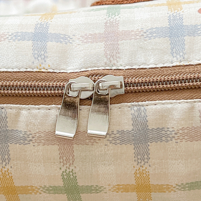 91家纺网 家纺一手货源 找家纺 古本家居 2026新款全棉毛巾绣动物园抱枕被系列 全棉毛巾绣格子番茄狗