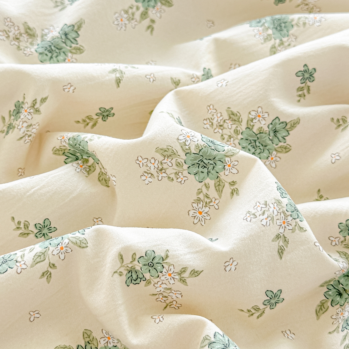 91家纺网 家纺一手货源 找家纺 圣尔雅家纺 2026新款印花夏被小碎花贝壳绣皱皱棉夏凉被空调被 茶墨