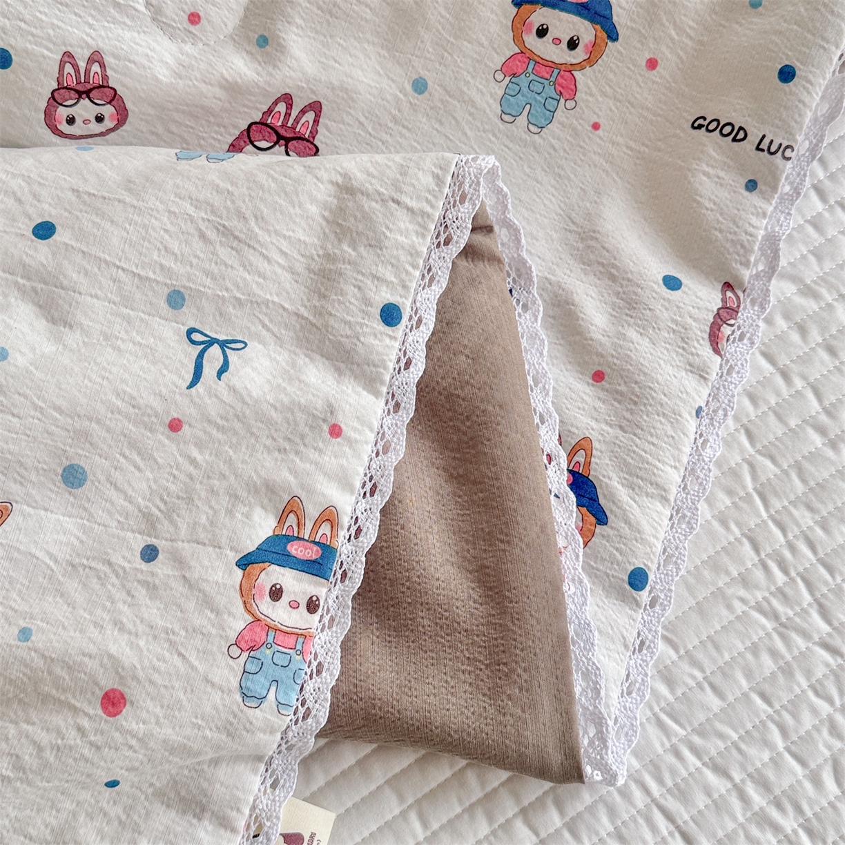 91家纺网 家纺一手货源 找家纺 名兮家居 2026新款亲肤A类皱皱纱夏被夏凉被空调被 泡泡兔