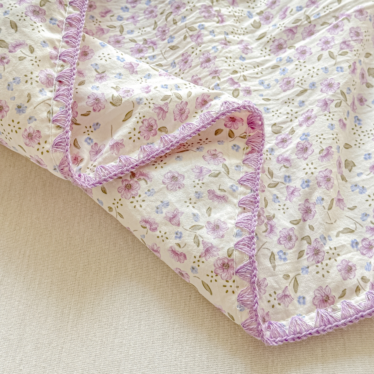 91家纺网 家纺一手货源 找家纺 圣尔雅家纺 2026新款印花夏被小碎花贝壳绣皱皱棉夏凉被空调被 荔椿紫