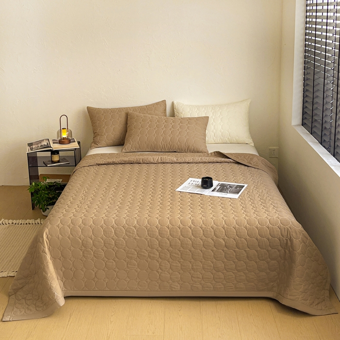 91家纺网 家纺一手货源 找家纺 （总）橙子家居   2026年新款韩系云朵泡芙纯色水洗棉花床盖三件套