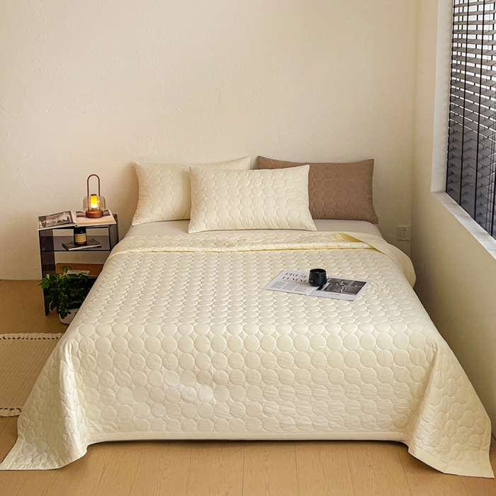 91家纺网 家纺一手货源 找家纺 （总）橙子家居   2026年新款韩系云朵泡芙纯色水洗棉花床盖三件套