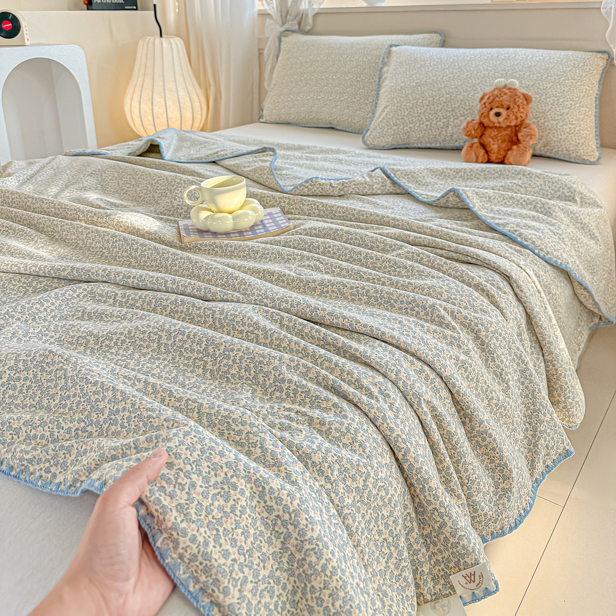 91家纺网 家纺一手货源 找家纺 圣尔雅家纺 2026新款印花夏被小碎花贝壳绣皱皱棉夏凉被空调被 莉莲