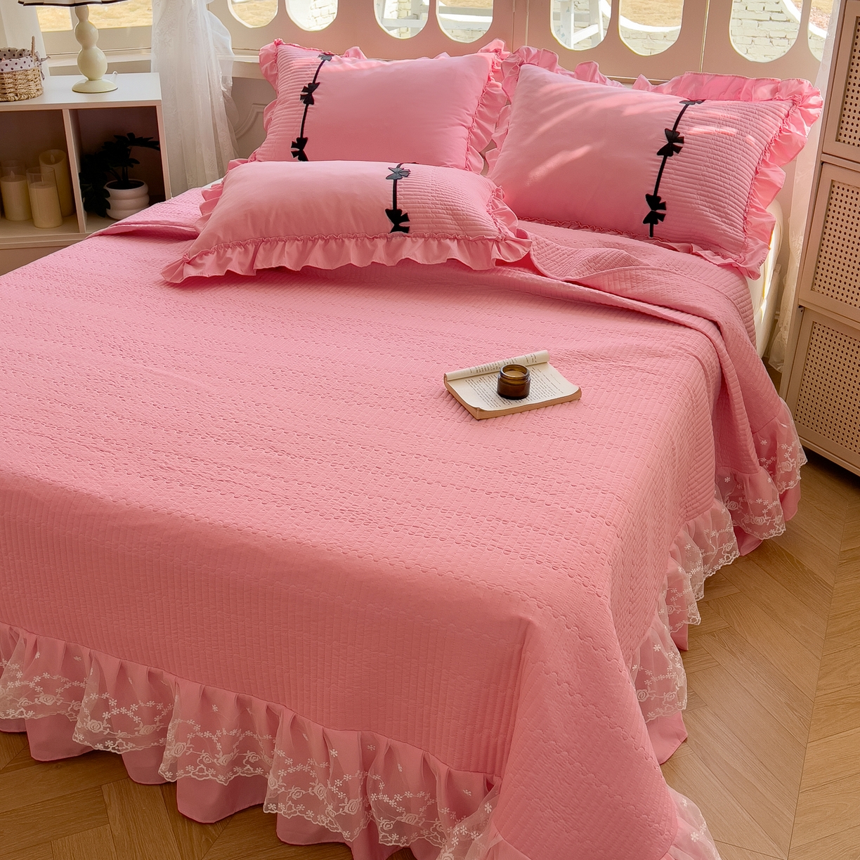 91家纺网 家纺一手货源 找家纺 芭比蔓家纺 2026新款床盖款四件套-真爱系列 床盖款真爱系列-粉色