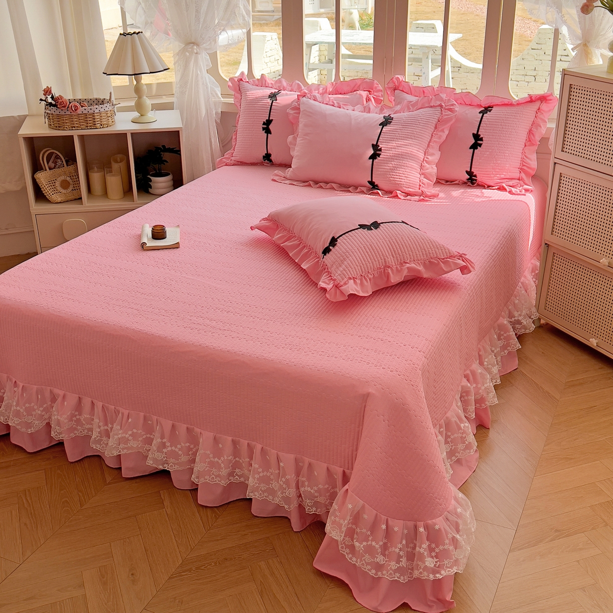 91家纺网 家纺一手货源 找家纺 芭比蔓家纺 2026新款床盖款四件套-真爱系列 床盖款真爱系列-粉色