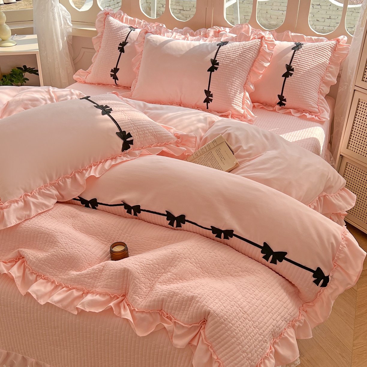 91家纺网 家纺一手货源 找家纺 芭比蔓家纺 2026新款床盖款四件套-真爱系列 床盖款真爱系列-玉色