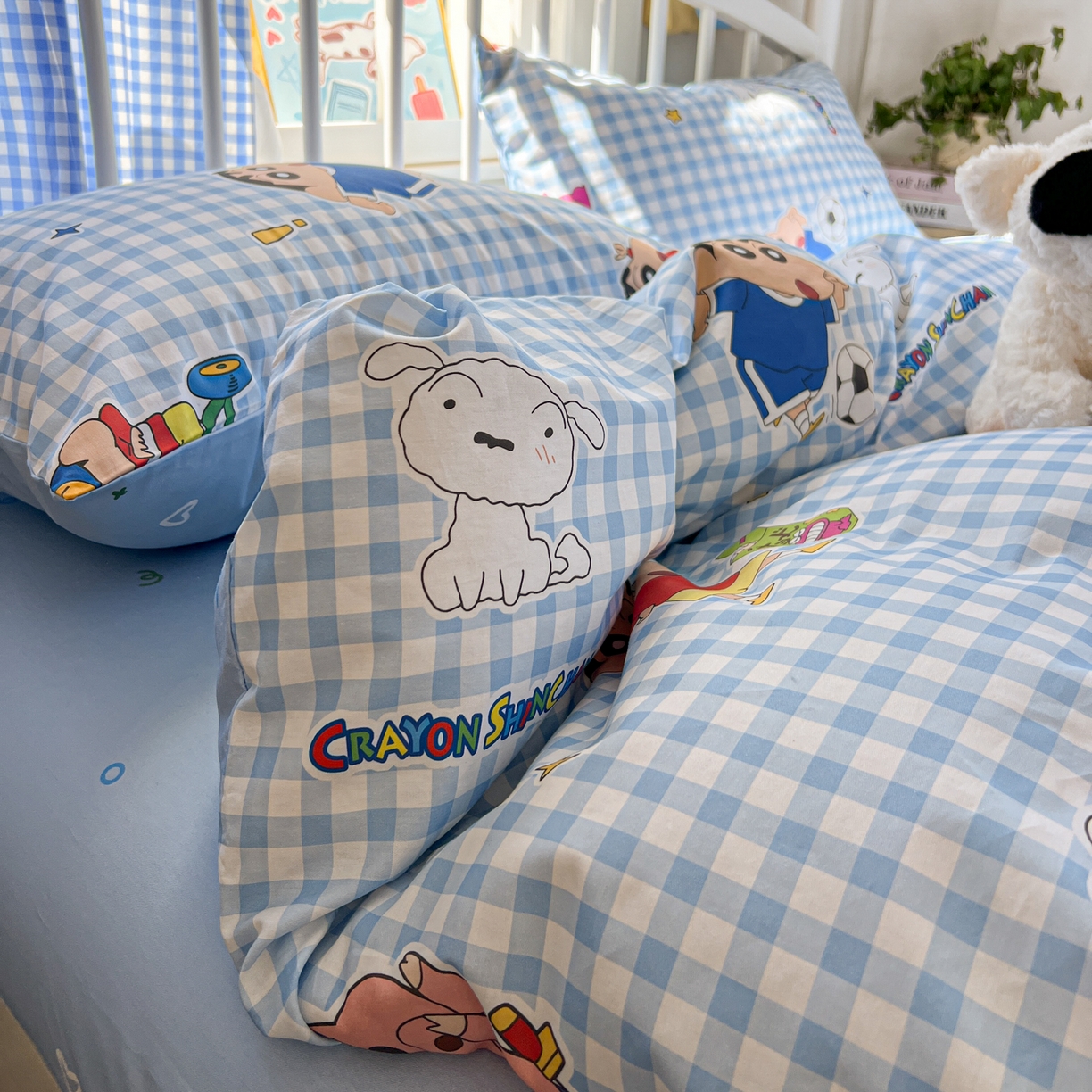 91家纺网 家纺一手货源 找家纺 桃子家居 2026春夏新款蜡笔小新授权全棉纯棉印花卡通系列四件套 棉印花-蓝格小新