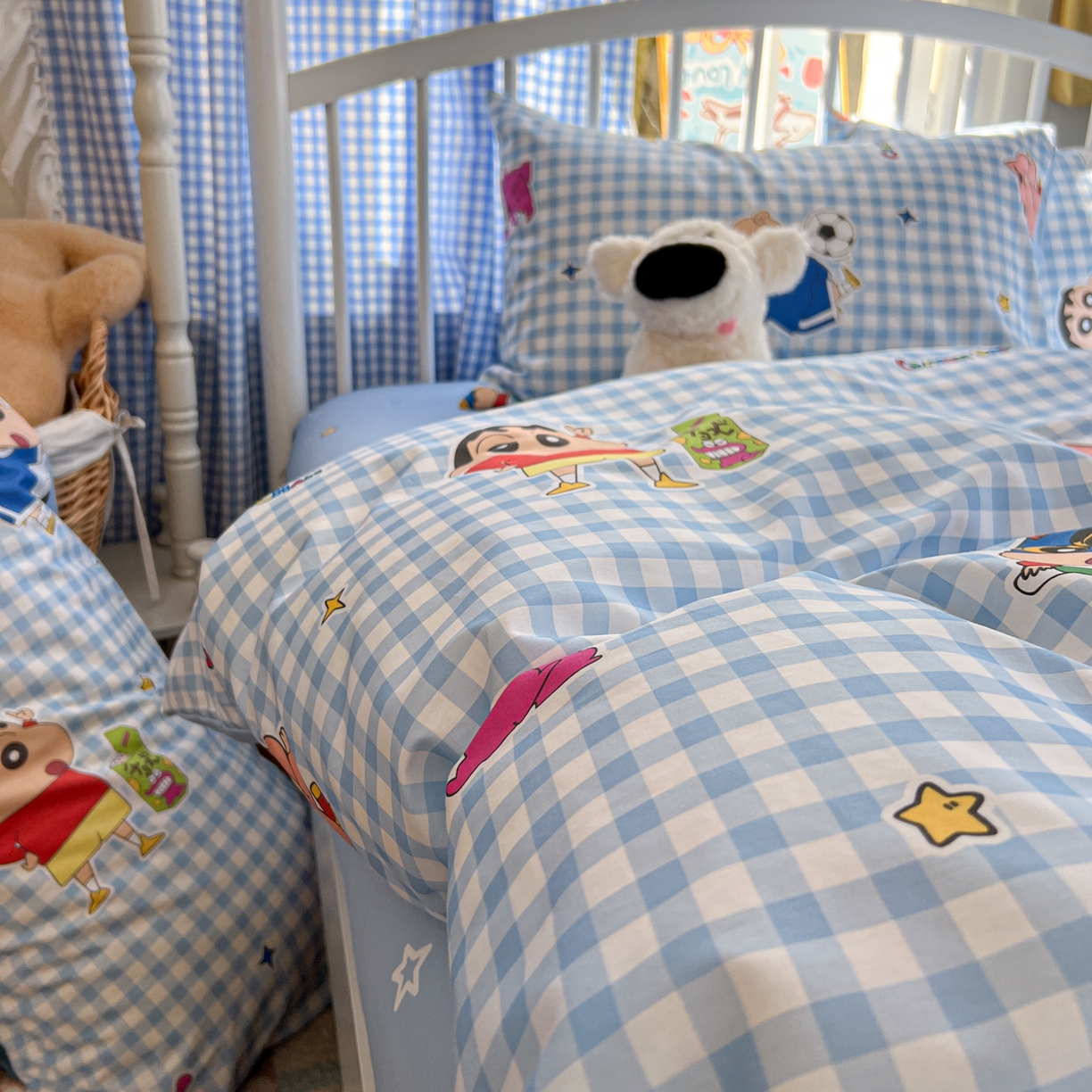 91家纺网 家纺一手货源 找家纺 桃子家居 2026春夏新款蜡笔小新授权全棉纯棉印花卡通系列四件套 棉印花-蓝格小新