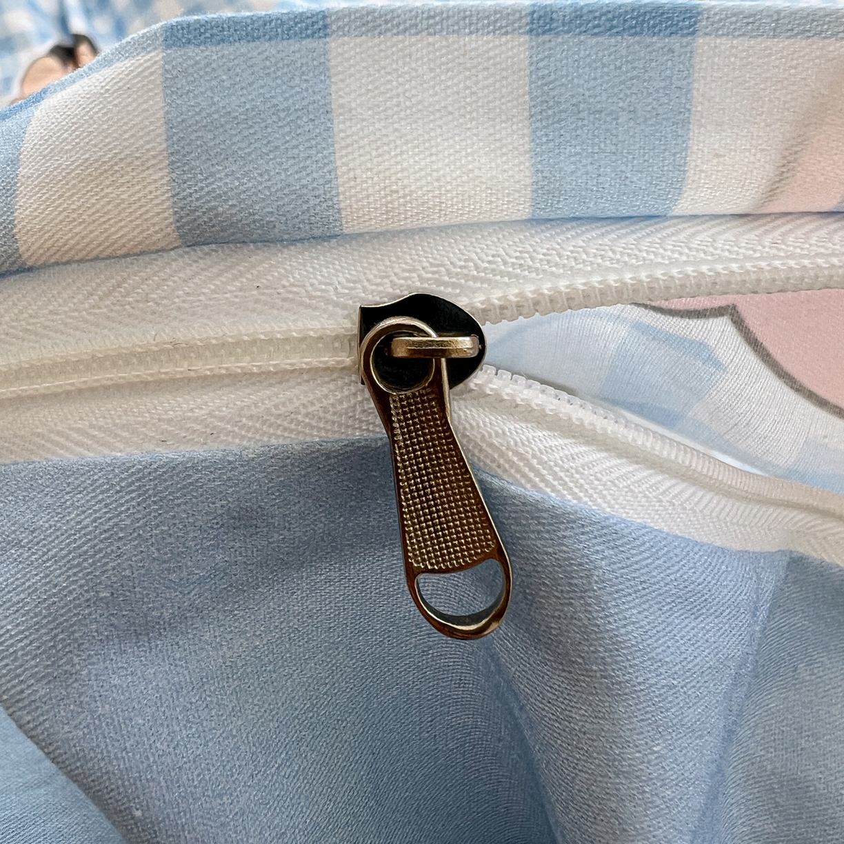 91家纺网 家纺一手货源 找家纺 桃子家居 2026春夏新款蜡笔小新授权全棉纯棉印花卡通系列四件套 棉印花-蓝格小新