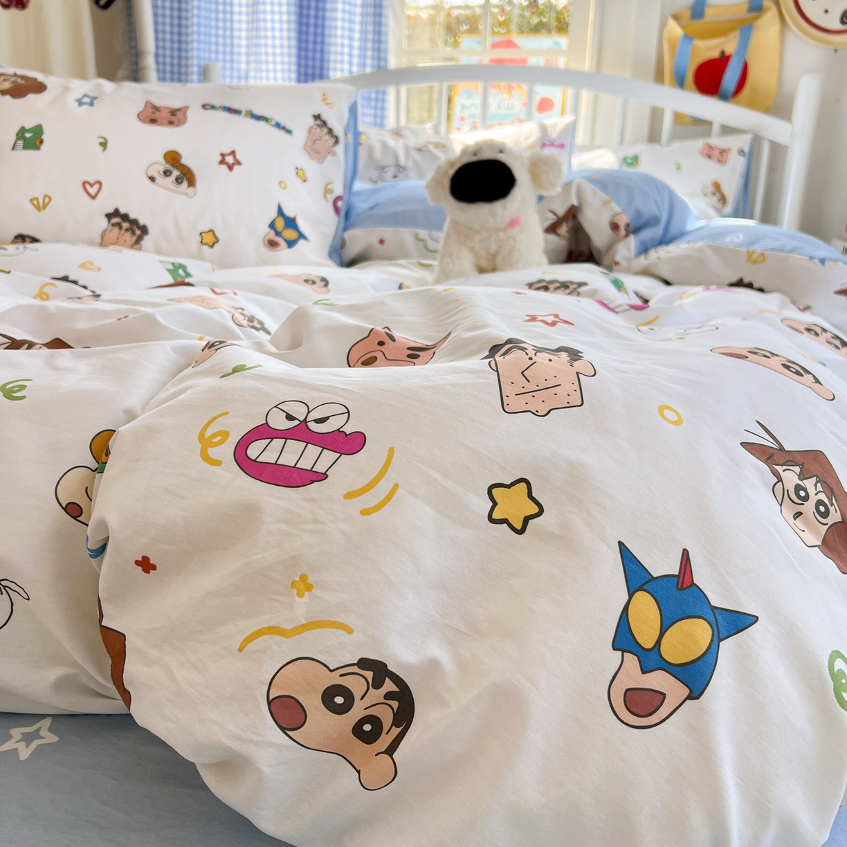 91家纺网 家纺一手货源 找家纺 桃子家居 2026春夏新款蜡笔小新授权全棉纯棉印花卡通系列四件套 棉印花-幸运小新