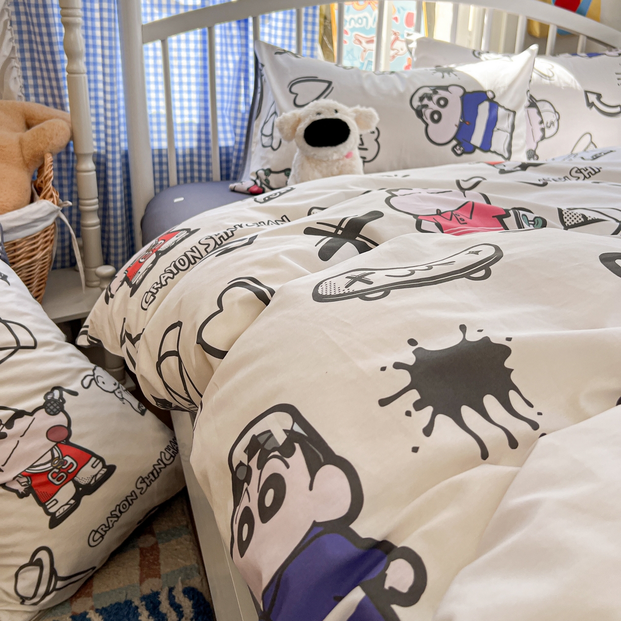 91家纺网 家纺一手货源 找家纺 桃子家居 2026春夏新款蜡笔小新授权全棉纯棉印花卡通系列四件套 棉印花-音乐小新