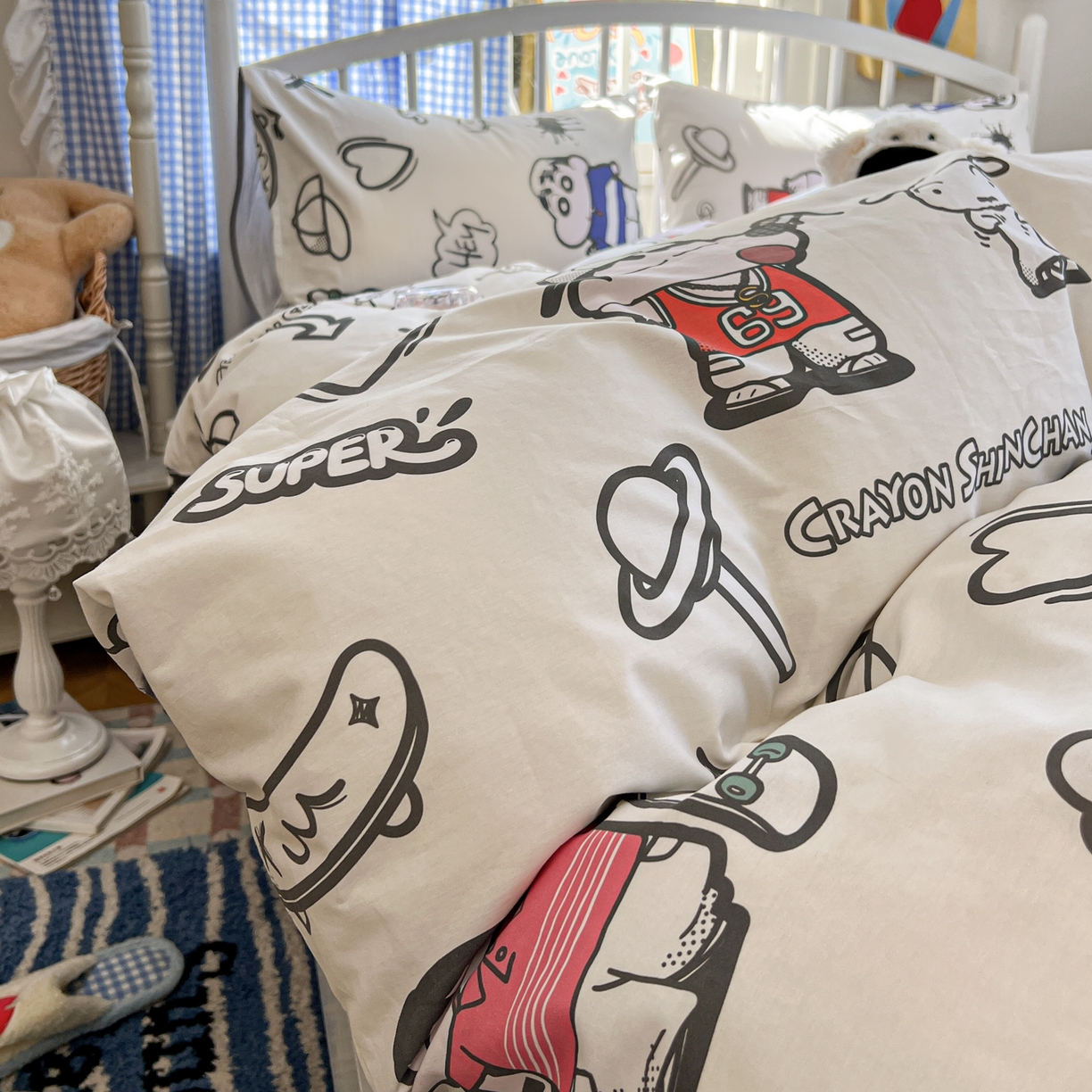 91家纺网 家纺一手货源 找家纺 桃子家居 2026春夏新款蜡笔小新授权全棉纯棉印花卡通系列四件套 棉印花-音乐小新