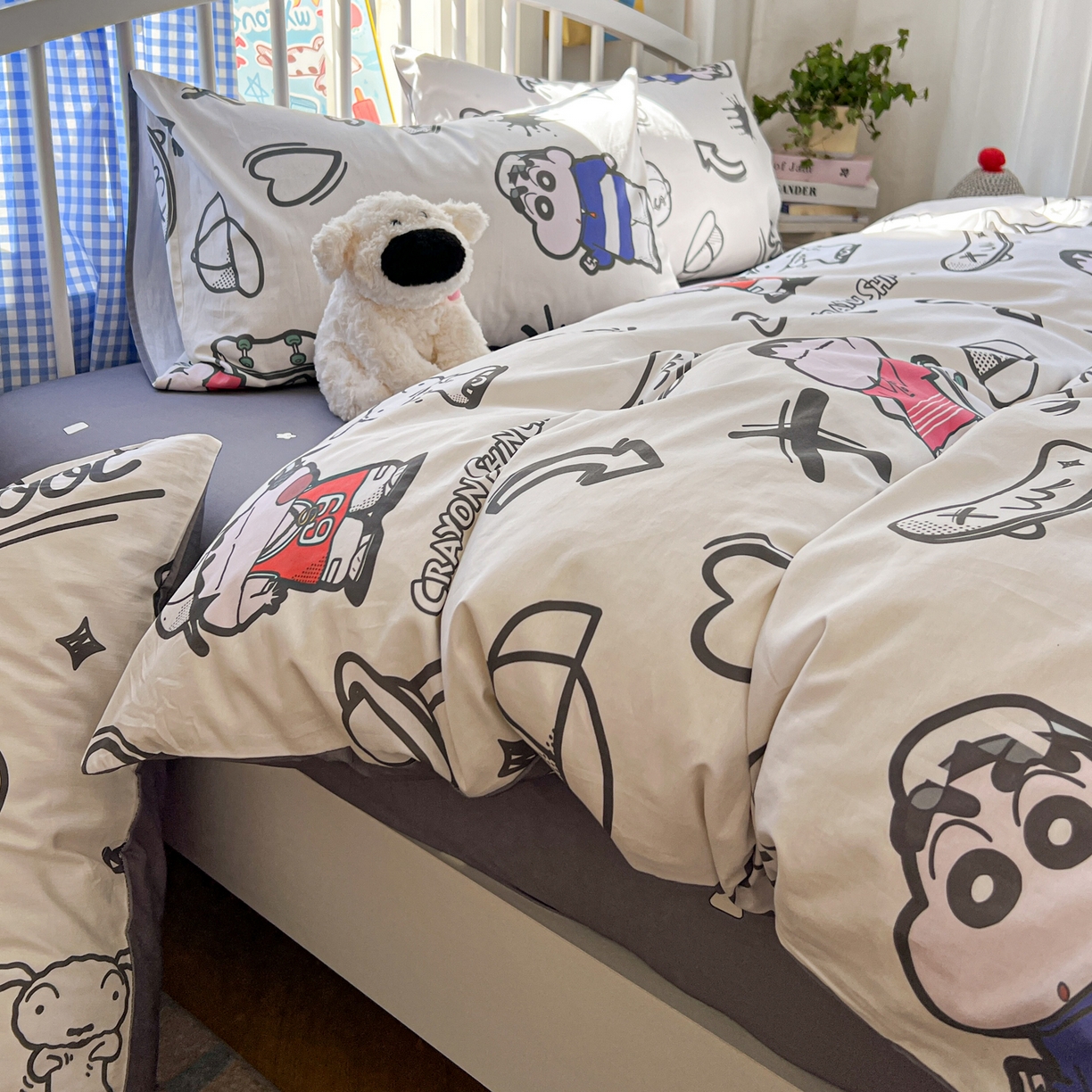 91家纺网 家纺一手货源 找家纺 桃子家居 2026春夏新款蜡笔小新授权全棉纯棉印花卡通系列四件套 棉印花-音乐小新