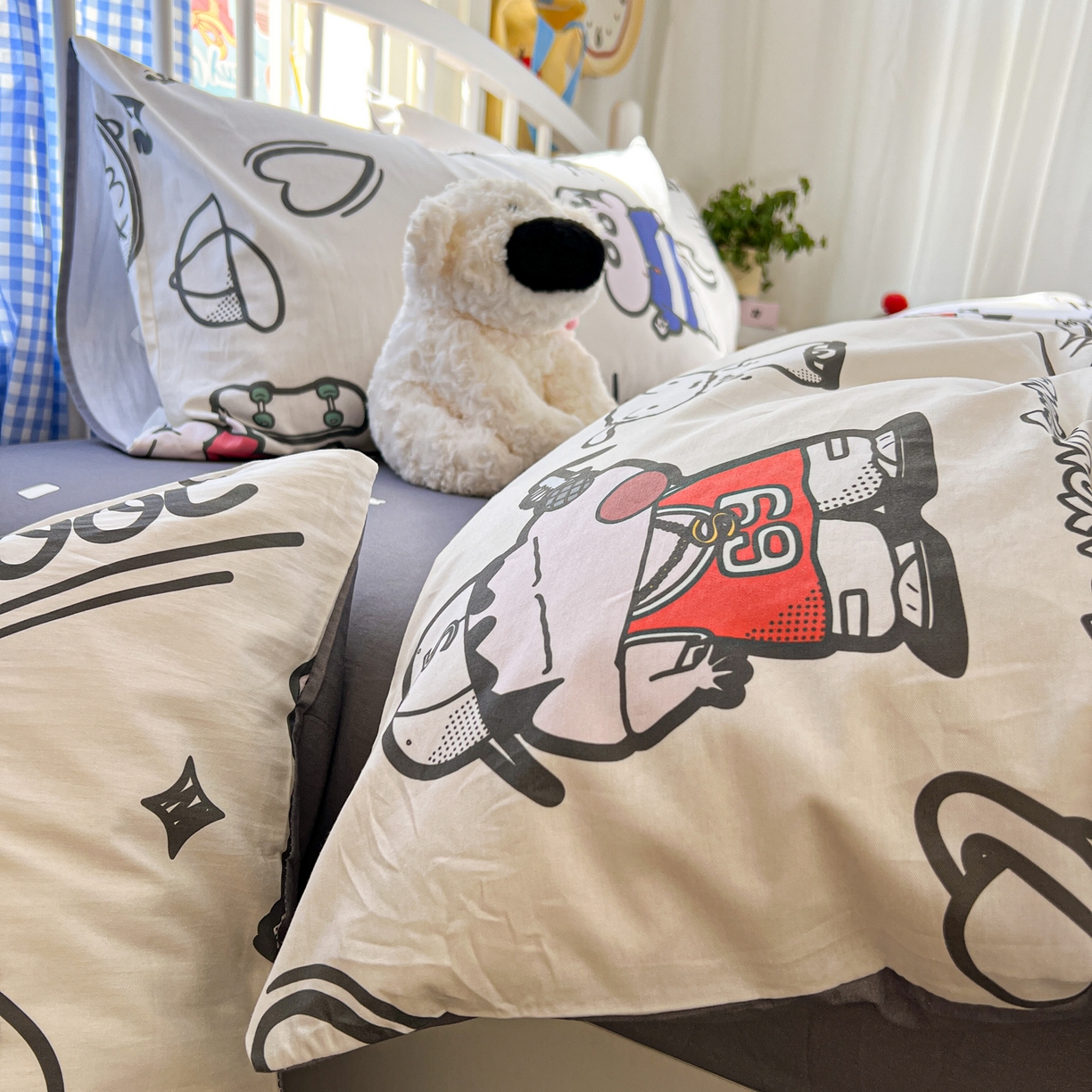 91家纺网 家纺一手货源 找家纺 桃子家居 2026春夏新款蜡笔小新授权全棉纯棉印花卡通系列四件套 棉印花-音乐小新