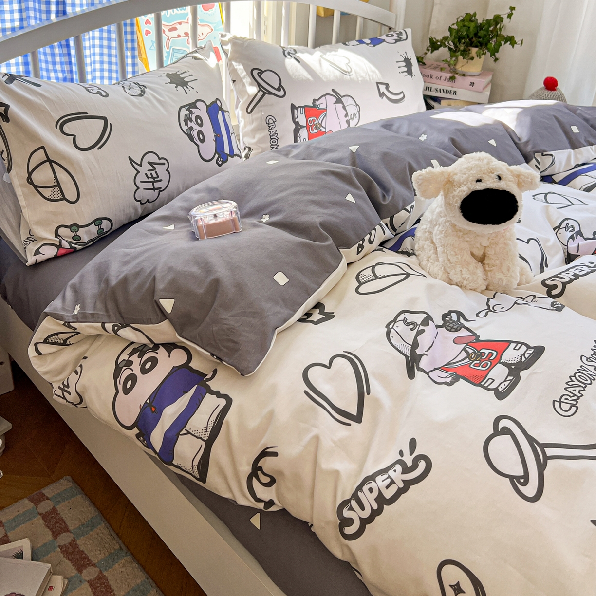 91家纺网 家纺一手货源 找家纺 桃子家居 2026春夏新款蜡笔小新授权全棉纯棉印花卡通系列四件套 棉印花-音乐小新