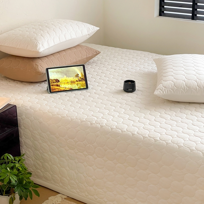 91家纺网 家纺一手货源 找家纺 （总）橙子家居   2026年新款韩系云朵泡芙纯色水洗棉花床盖三件套