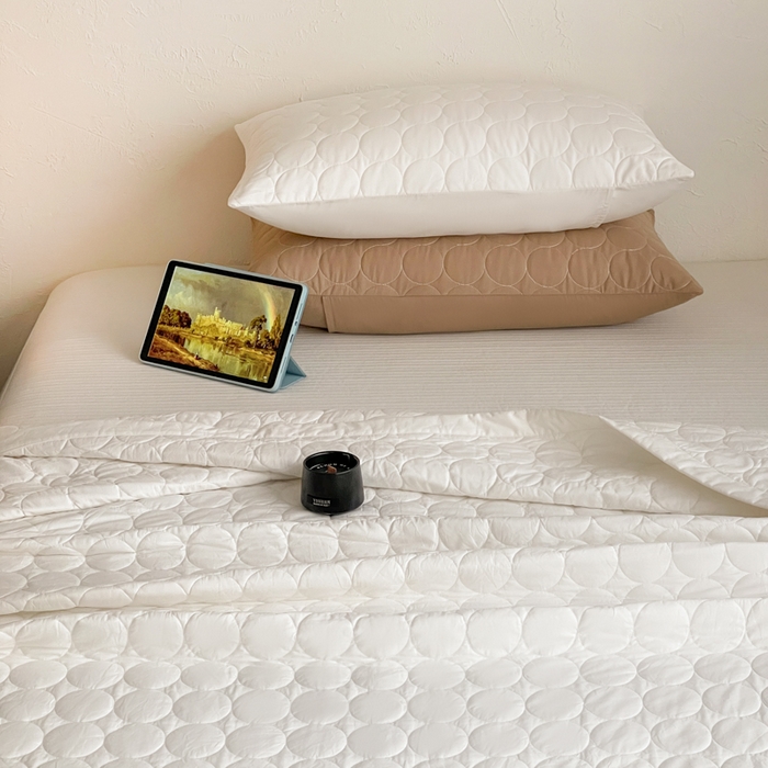 91家纺网 家纺一手货源 找家纺 （总）橙子家居   2026年新款韩系云朵泡芙纯色水洗棉花床盖三件套