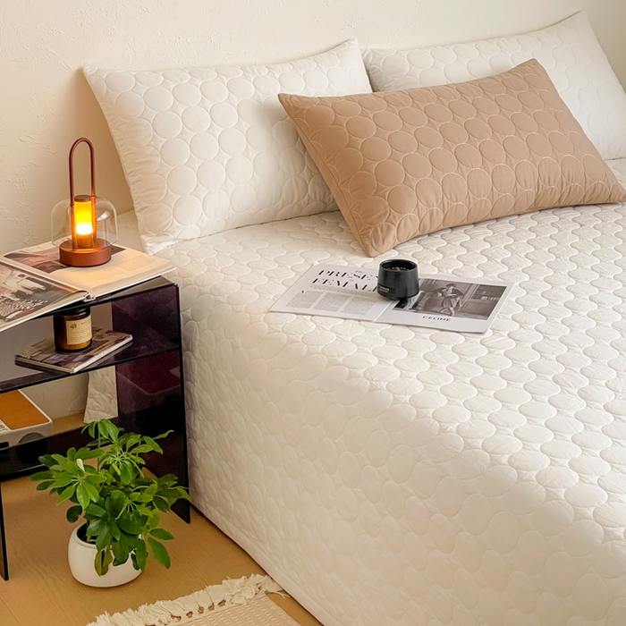 91家纺网 家纺一手货源 找家纺 （总）橙子家居   2026年新款韩系云朵泡芙纯色水洗棉花床盖三件套