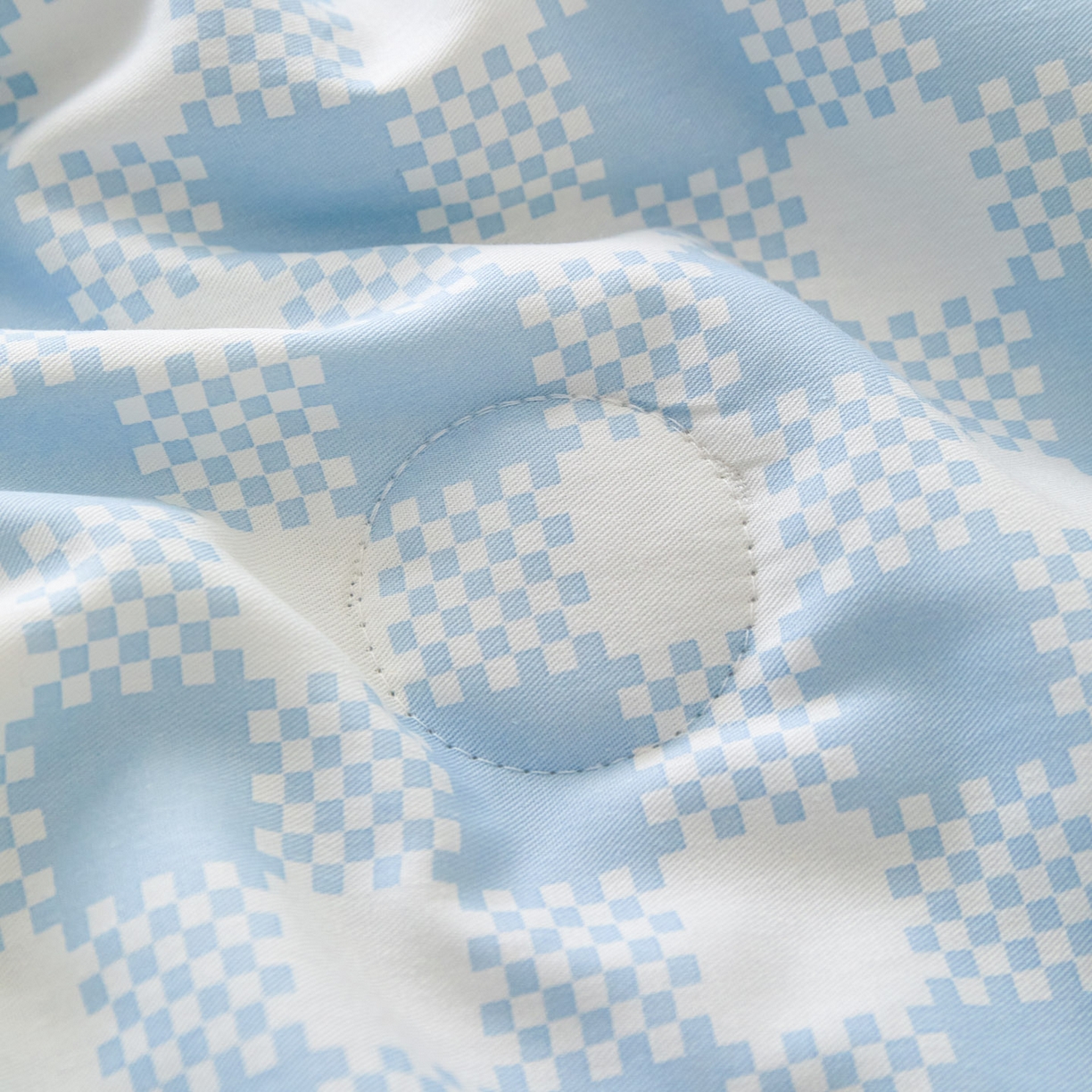 91家纺网 家纺一手货源 找家纺 倾慕家纺 2026新款全棉卡通毛巾绣系列夏被 夏被格子小狗