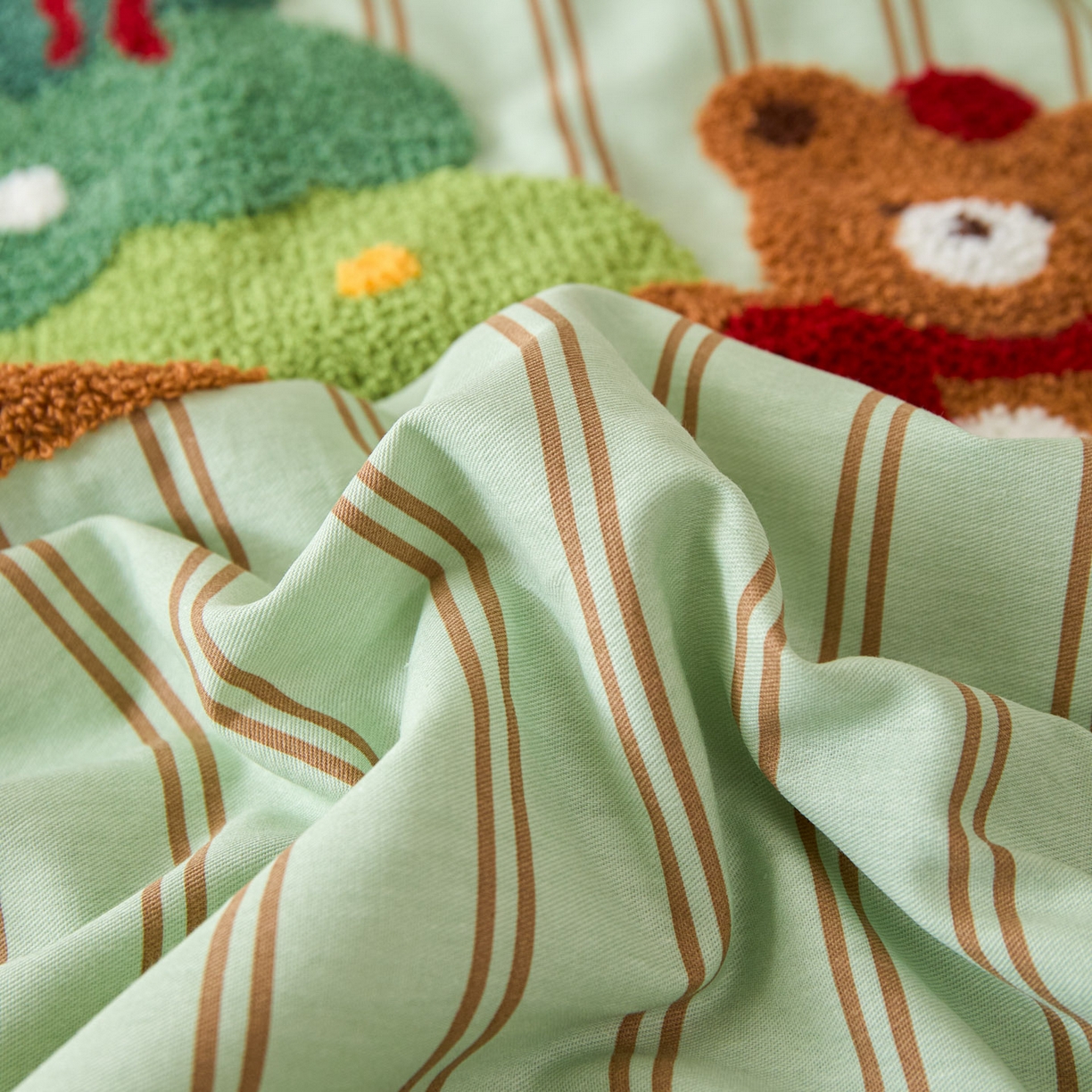 91家纺网 家纺一手货源 找家纺 倾慕家纺 2026新款全棉卡通毛巾绣系列夏被 夏被森林小熊