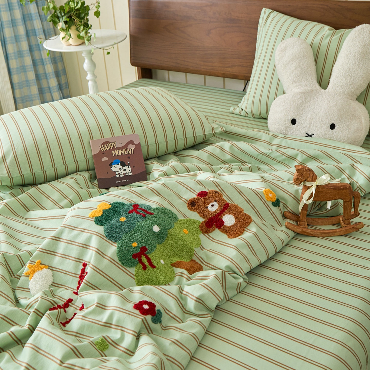 91家纺网 家纺一手货源 找家纺 倾慕家纺 2026新款全棉卡通毛巾绣系列夏被 夏被森林小熊