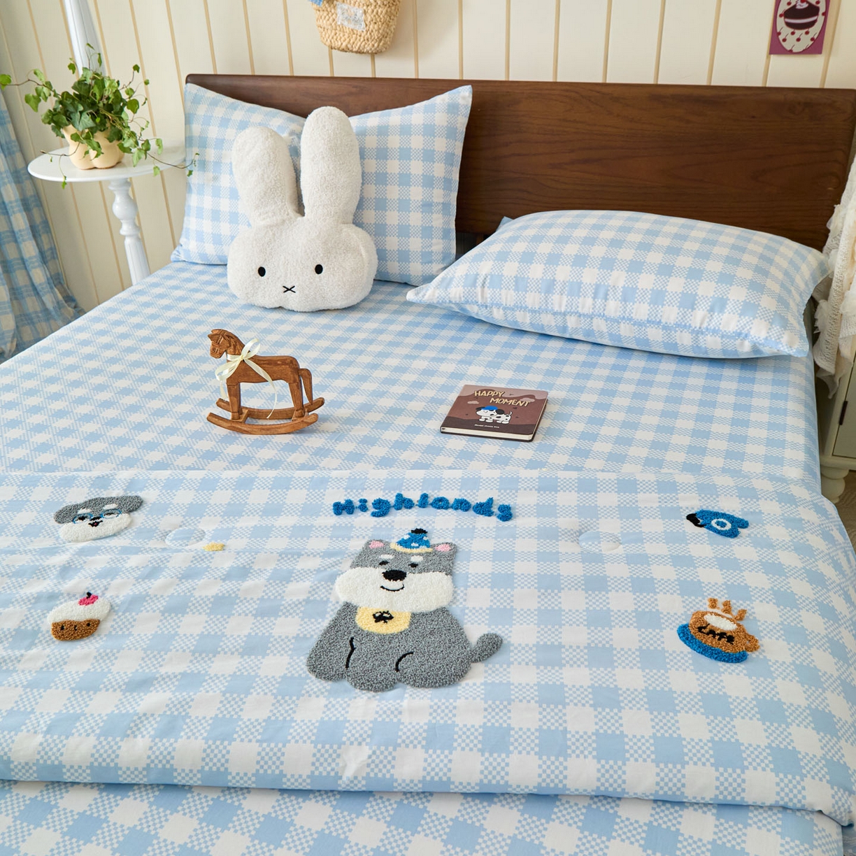 91家纺网 家纺一手货源 找家纺 倾慕家纺 2026新款全棉卡通毛巾绣系列夏被 夏被格子小狗