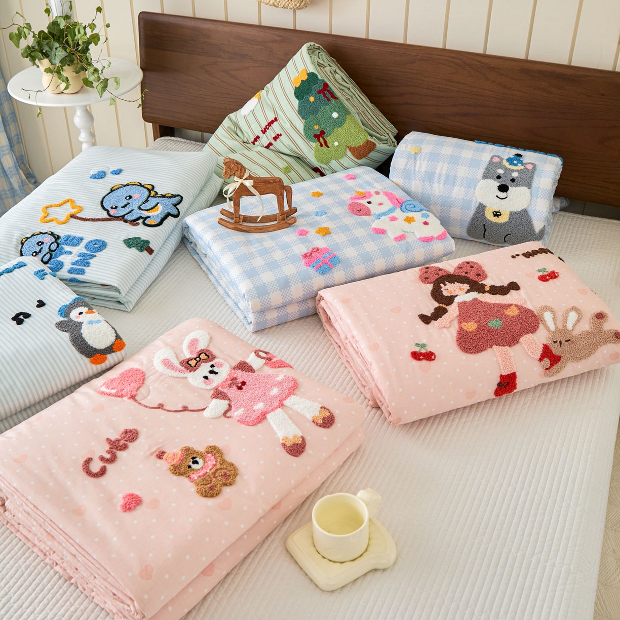 91家纺网 家纺一手货源 找家纺 倾慕家纺 2026新款全棉卡通毛巾绣系列夏被 组合