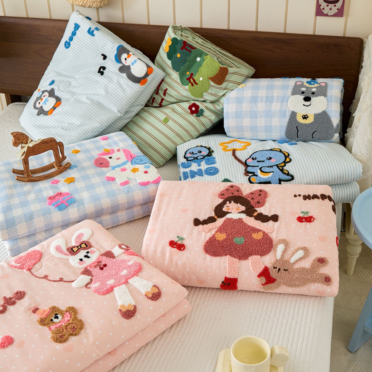 91家纺网 家纺一手货源 找家纺 倾慕家纺 2026新款全棉卡通毛巾绣系列夏被 组合