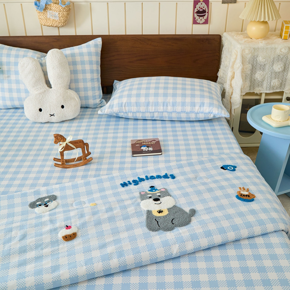 91家纺网 家纺一手货源 找家纺 倾慕家纺 2026新款全棉卡通毛巾绣系列夏被 夏被格子小狗