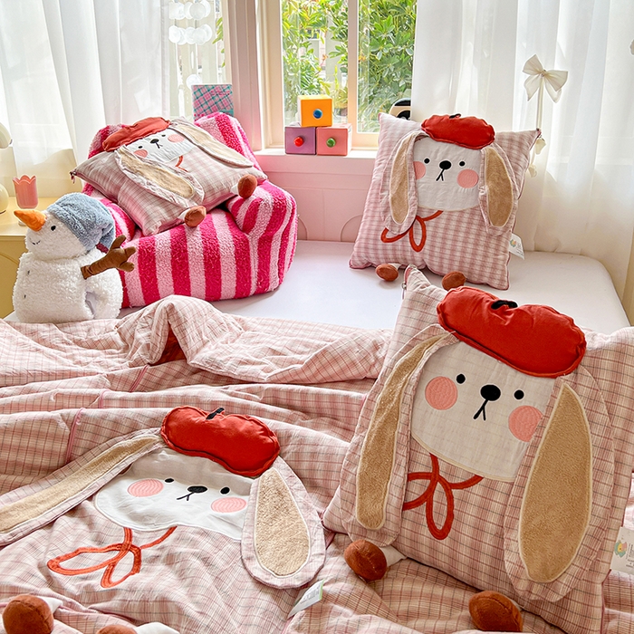 91家纺网 家纺一手货源 找家纺 （总）古本家居 2026新款全棉胭脂兔抱枕被系列